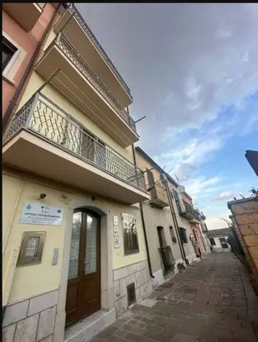 Box/posto auto in residenziale in Vico II Rione Paglia