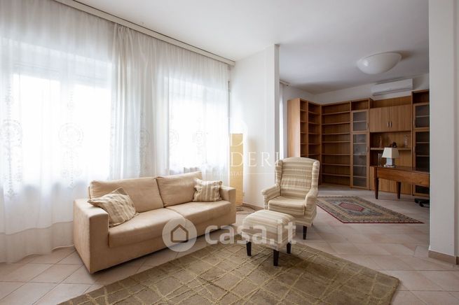 Appartamento in residenziale in Via Lucania 2