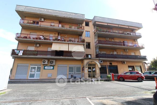 Appartamento in residenziale in Via Servilia 18