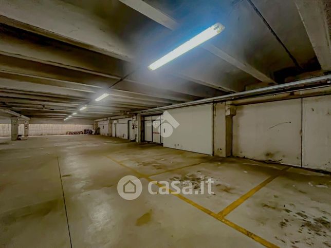 Capannone in commerciale in Via TrinitÃ 