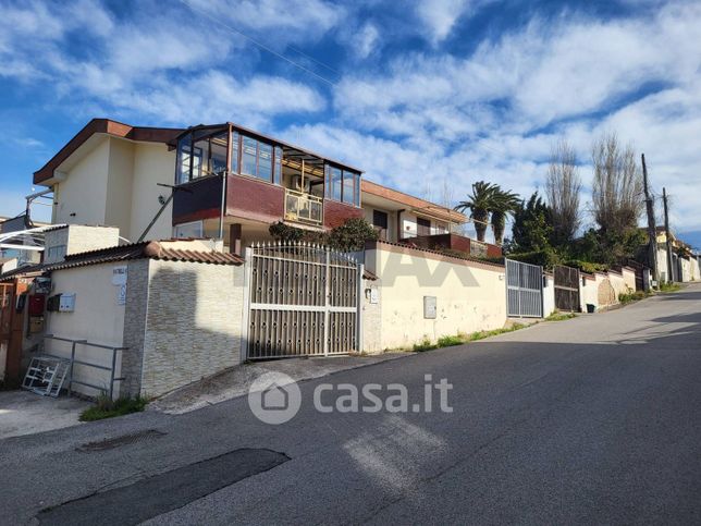 Casa bi/trifamiliare in residenziale in Via Tirelli 1