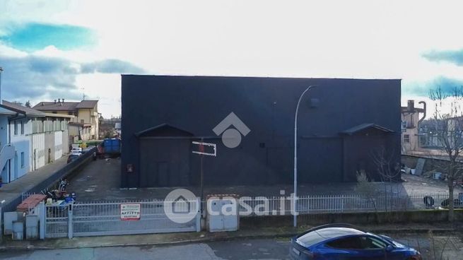 Capannone in commerciale in Via G. Pastore 20