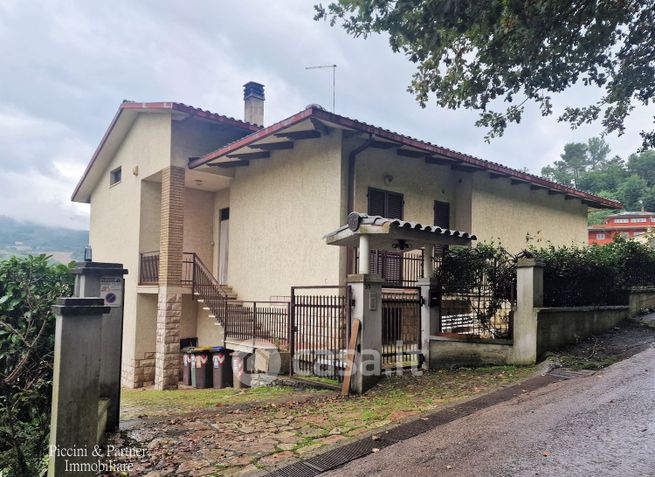 Casa indipendente in residenziale in Via del Monte Di Cerviano 31