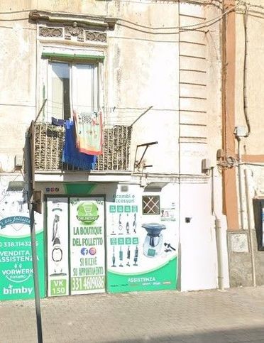 Attività/licenza (con o senza mura) in commerciale in Via Nazionale 38