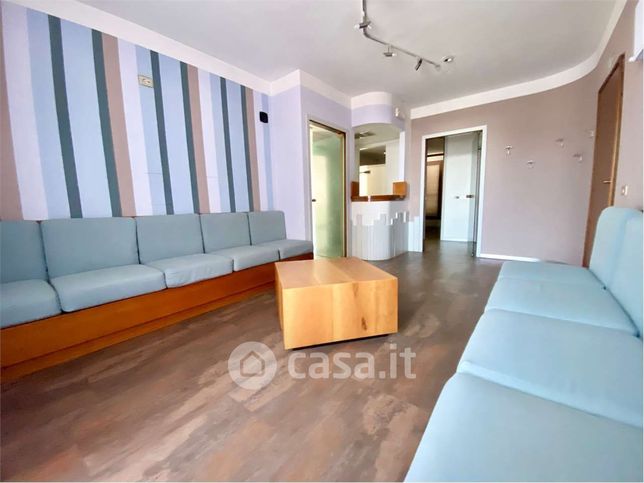Ufficio in commerciale in