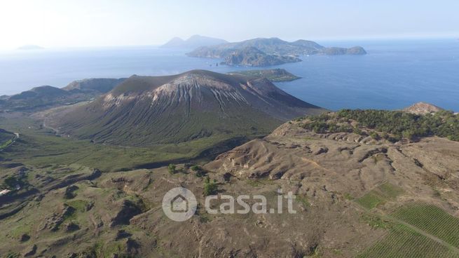 Terreno agricolo in commerciale in vulcano piano