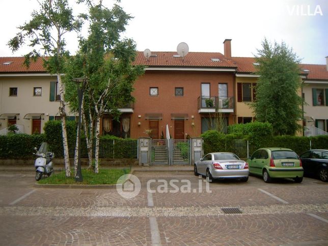 Villetta a schiera in residenziale in 