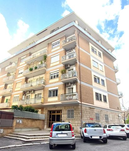 Appartamento in residenziale in Via Ottorino Lazzarini