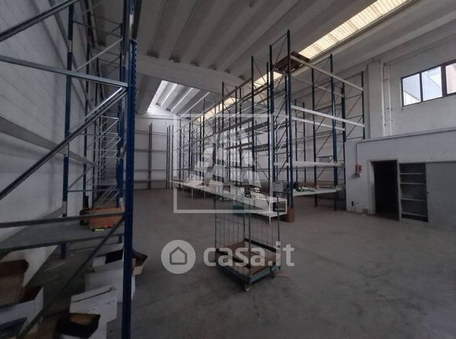 Capannone in commerciale in Via Norvegia 7