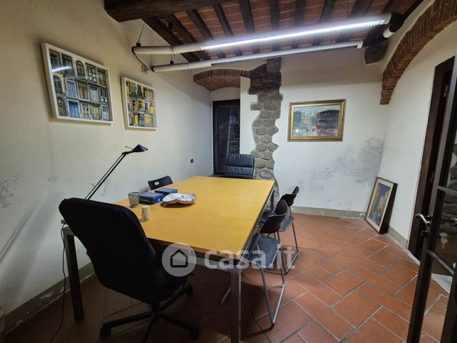 Ufficio in commerciale in 