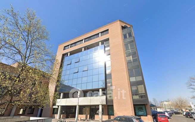 Ufficio in commerciale in 
