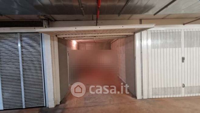 Box/posto auto in residenziale in Piazza Adriano