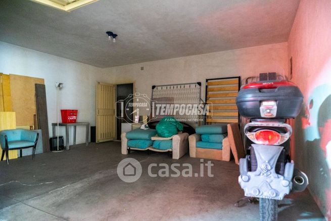 Box/posto auto in residenziale in Via Canale Albani