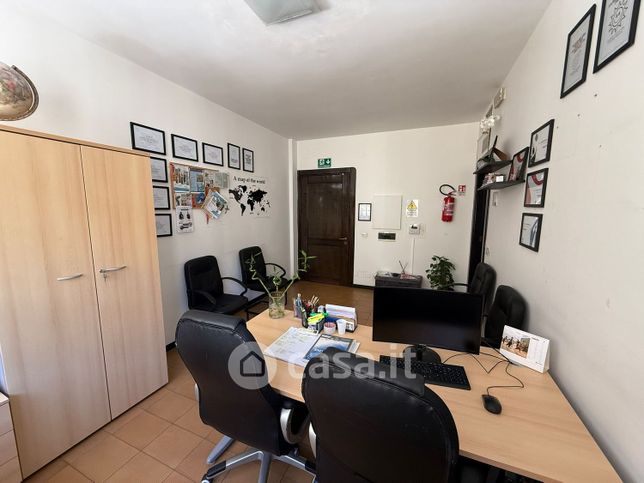 Ufficio in commerciale in Piazza Giuseppe Verdi 1