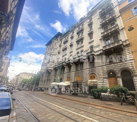 Box/posto auto in residenziale in Viale San Michele del Carso 1