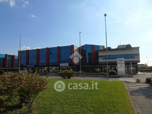 Ufficio in commerciale in Via Leonardo da Vinci 2