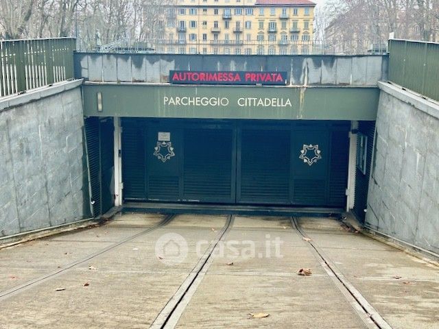Box/posto auto in residenziale in Piazza Vincenzo Arbarello 12 a