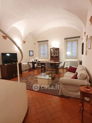 Casa indipendente in residenziale in 