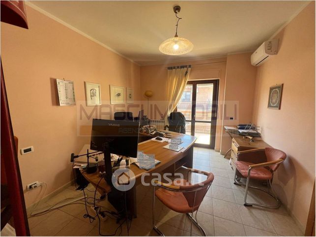 Ufficio in commerciale in Via Guido Rossa 34