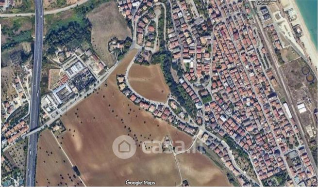 Terreno agricolo in commerciale in Via Elpidiense