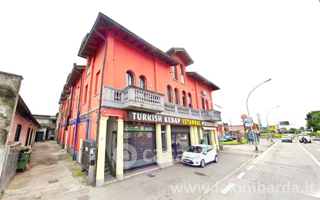 Capannone in commerciale in Via Provinciale 16