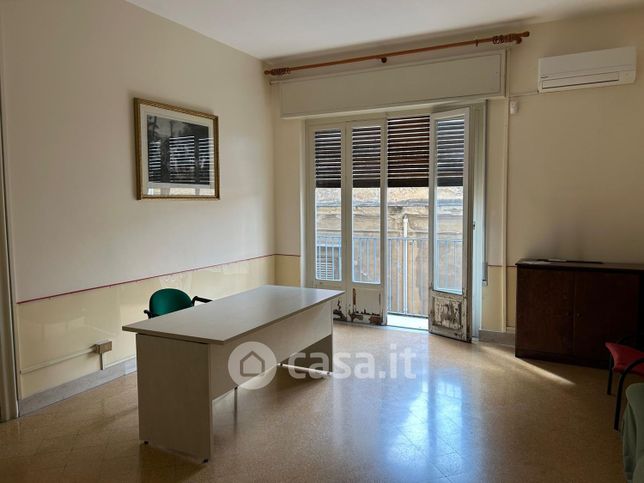 Ufficio in commerciale in Via Mariano Stabile 136