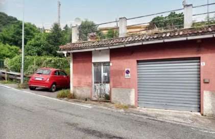 Garage/posto auto in residenziale in Via Achille Grandi 1