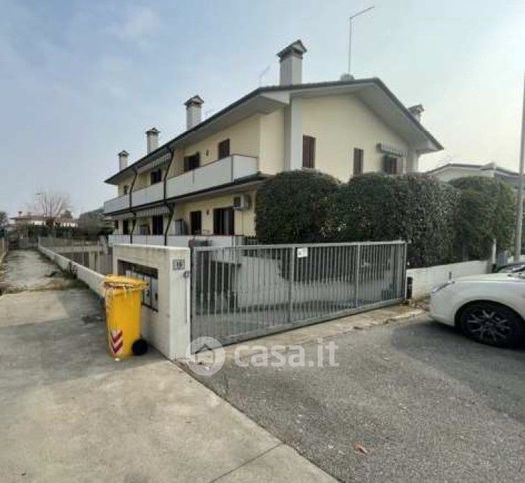 Villetta a schiera in residenziale in Via Padre Massimiliano Kolbe 16