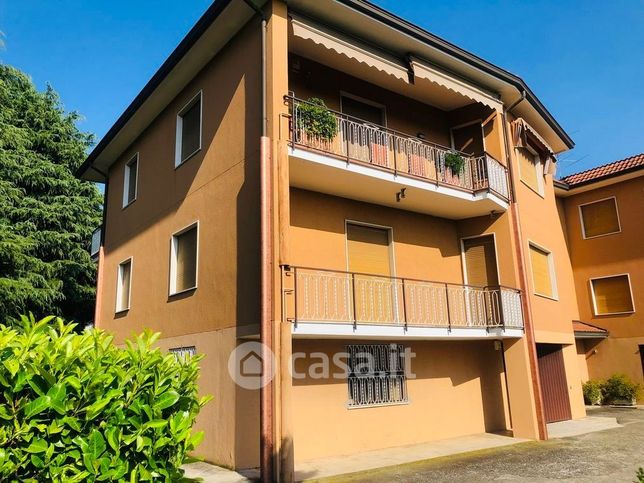 Appartamento in residenziale in Via delle Rose 17