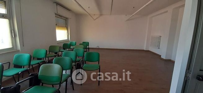 Ufficio in commerciale in Via Tiburtina Valeria