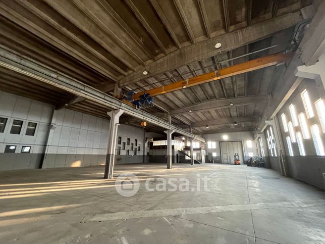 Capannone in commerciale in Via Castello 20