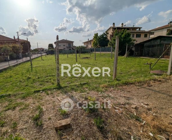 Terreno edificabile in residenziale in Via Ferrara