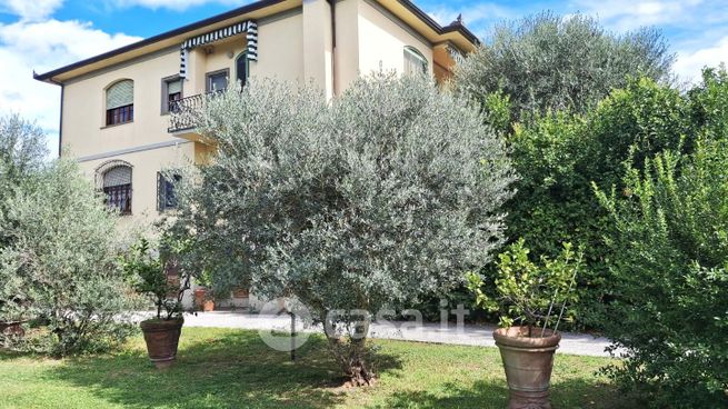 Villa in residenziale in Via E. Che Guevara