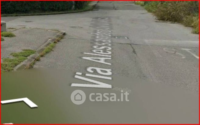 Box/posto auto in residenziale in Via Alessandro della Volta