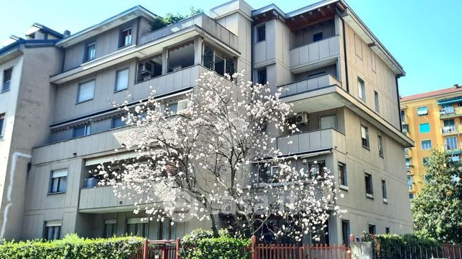 Ufficio in commerciale in Via Maniago 9