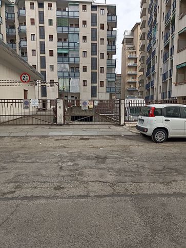 Garage/posto auto in residenziale in Via Buenos Aires 9