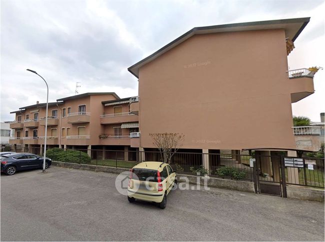 Appartamento in residenziale in Via Mantegna 4