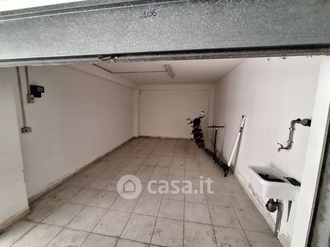 Box/posto auto in residenziale in Viale Richard Wagner
