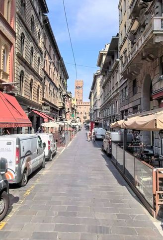 Attivitã /licenza (con o senza mura) in commerciale in Via Caprarie