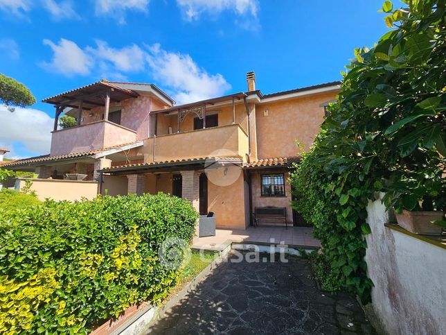 Villetta a schiera in residenziale in Via delle Fresie