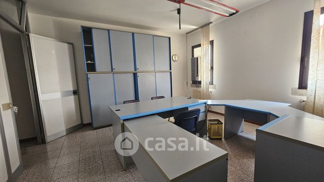 Ufficio in commerciale in Via Umberto I°