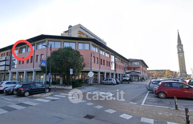 Ufficio in commerciale in Piazza della Vittoria 3
