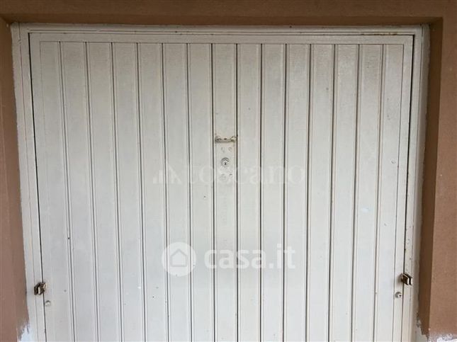 Box/posto auto in residenziale in Via Temistocle