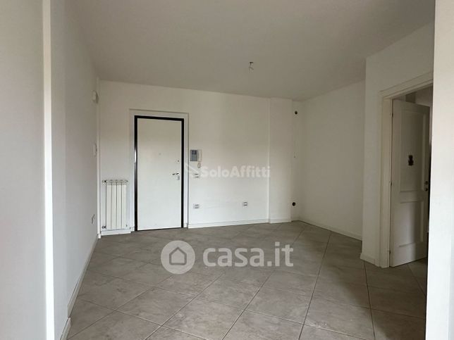 Appartamento in residenziale in Via Lucania