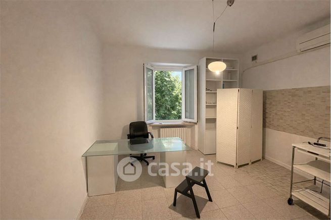 Ufficio in commerciale in 