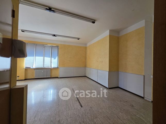 Ufficio in commerciale in Via Emilia Est