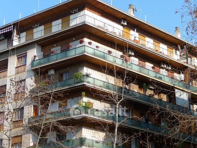Ufficio in commerciale in Viale Giulio Agricola 115