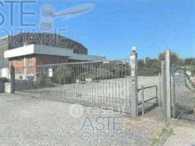 Capannone in commerciale in Via Giotto 50