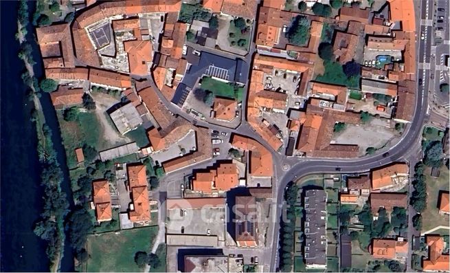 Box/posto auto in residenziale in Via XXV Aprile