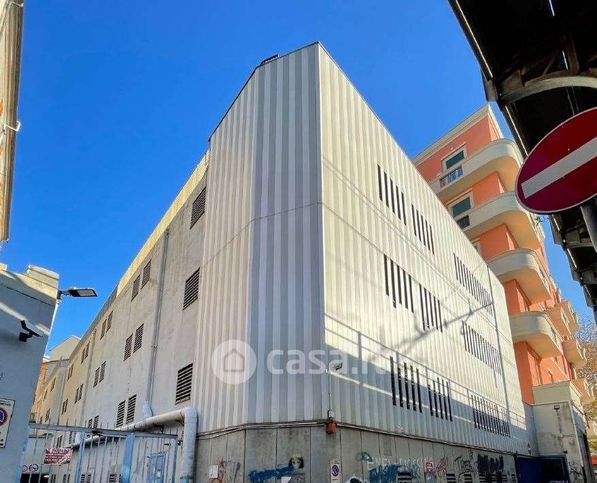 Box/posto auto in residenziale in Via Antonio Orsolino 8